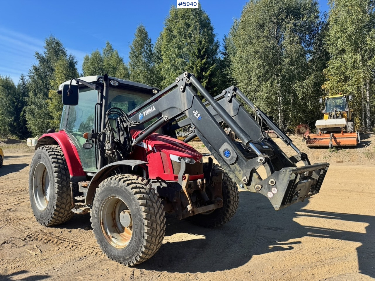 2014 Massey Ferguson 5610 w/ Front Loader and Hydraulics. 1950 hours! - Трактор: фото 1 2014 Massey Ferguson 5610 w/ Front Loader and Hydraulics. 1950 hours! - Трактор: фото 1