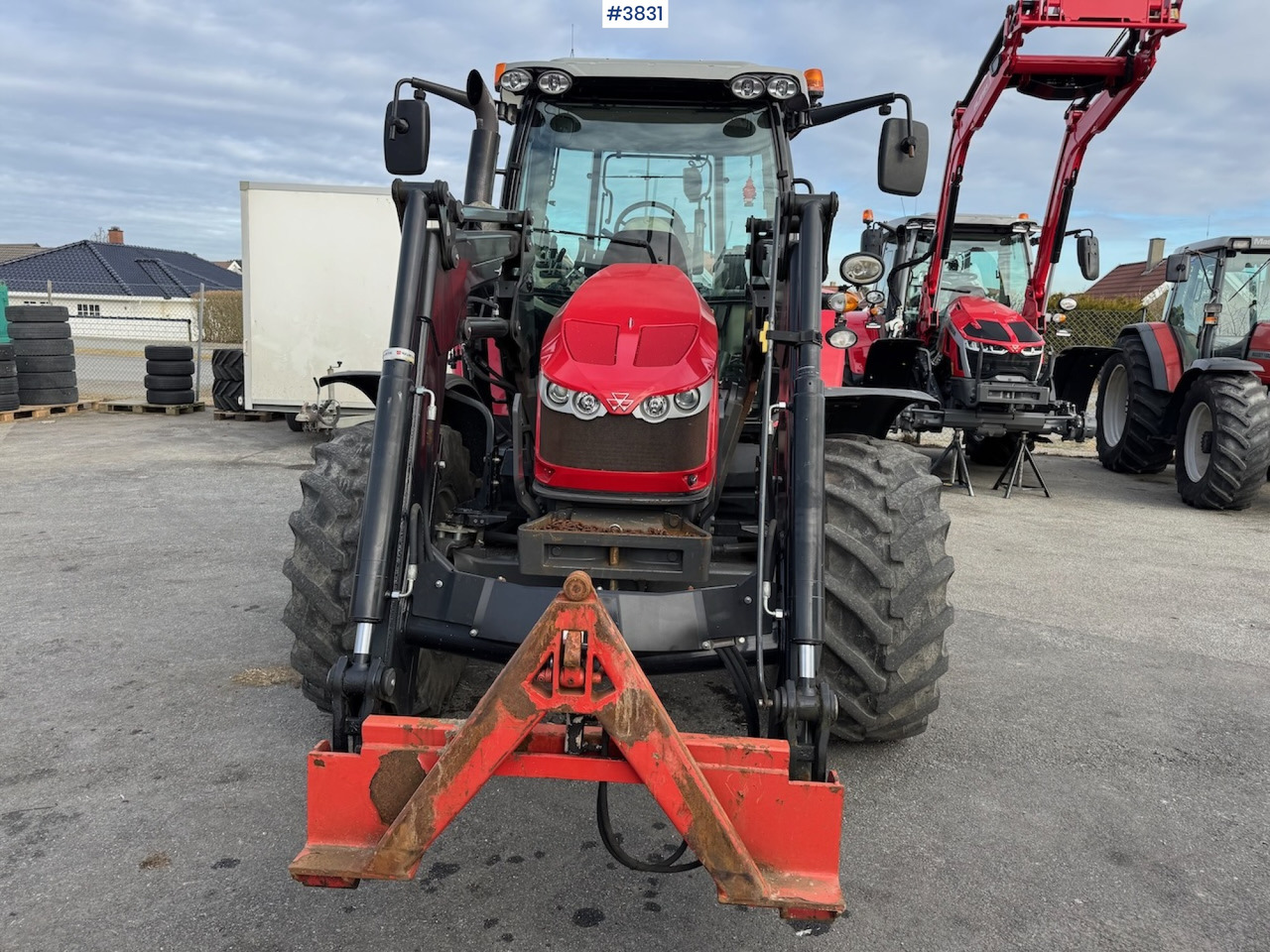 2017 Massey Ferguson 5610 w/front loader. - Трактор: фото 3 2017 Massey Ferguson 5610 w/front loader. - Трактор: фото 3