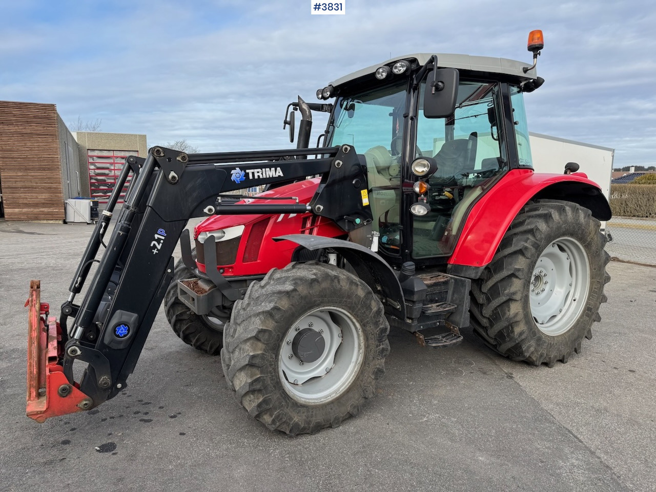 2017 Massey Ferguson 5610 w/front loader. - Трактор: фото 2 2017 Massey Ferguson 5610 w/front loader. - Трактор: фото 2
