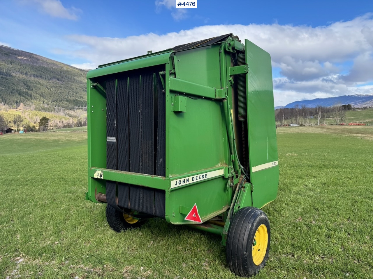Circa 1990 John Deere 550 Round Baler - Техника для сенозаготовки: фото 3 Circa 1990 John Deere 550 Round Baler - Техника для сенозаготовки: фото 3