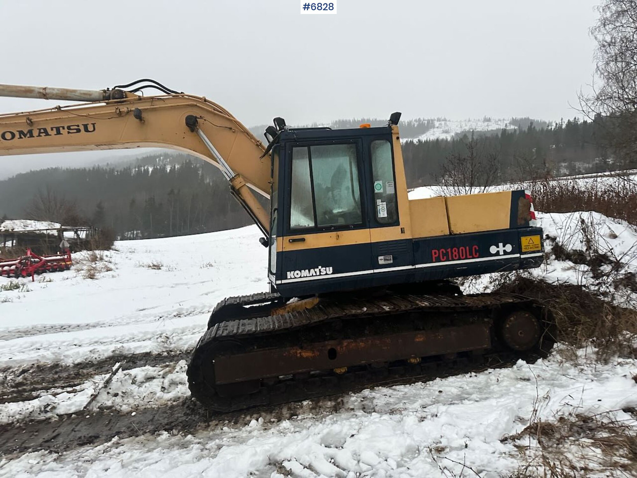 Komatsu PC180LC-3 w/ Excavator bucket. SEE VIDEO. - Экскаватор: фото 5 Komatsu PC180LC-3 w/ Excavator bucket. SEE VIDEO. - Экскаватор: фото 5