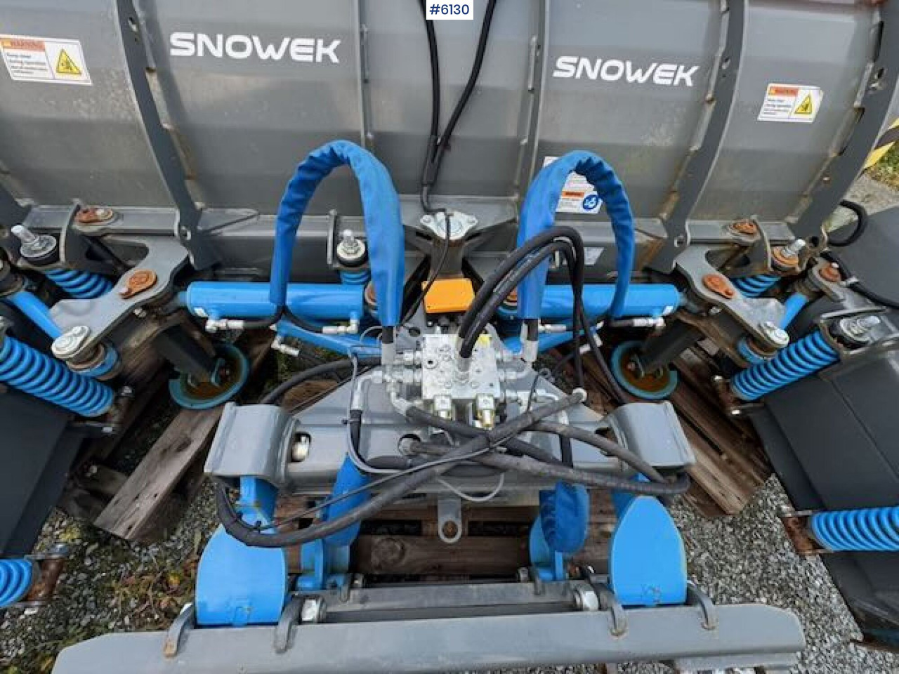 Коммунальная/ Специальная техника 2023 Snowek U420 U-plow w/ remote control!: фото 17 Коммунальная/ Специальная техника 2023 Snowek U420 U-plow w/ remote control!: фото 17