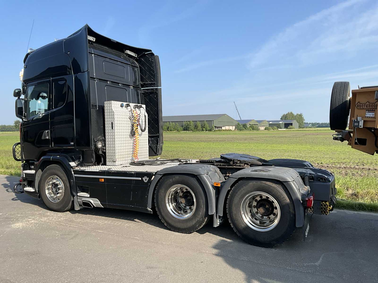 SCANIA R580 6x4 v8 - Тягач: фото 3 SCANIA R580 6x4 v8 - Тягач: фото 3
