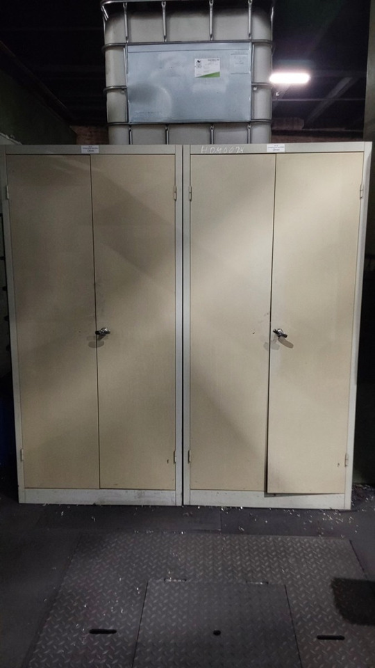 Tuerenschrank 1950x930x400 - Металлообрабатывающий станок: фото 1 Tuerenschrank 1950x930x400 - Металлообрабатывающий станок: фото 1