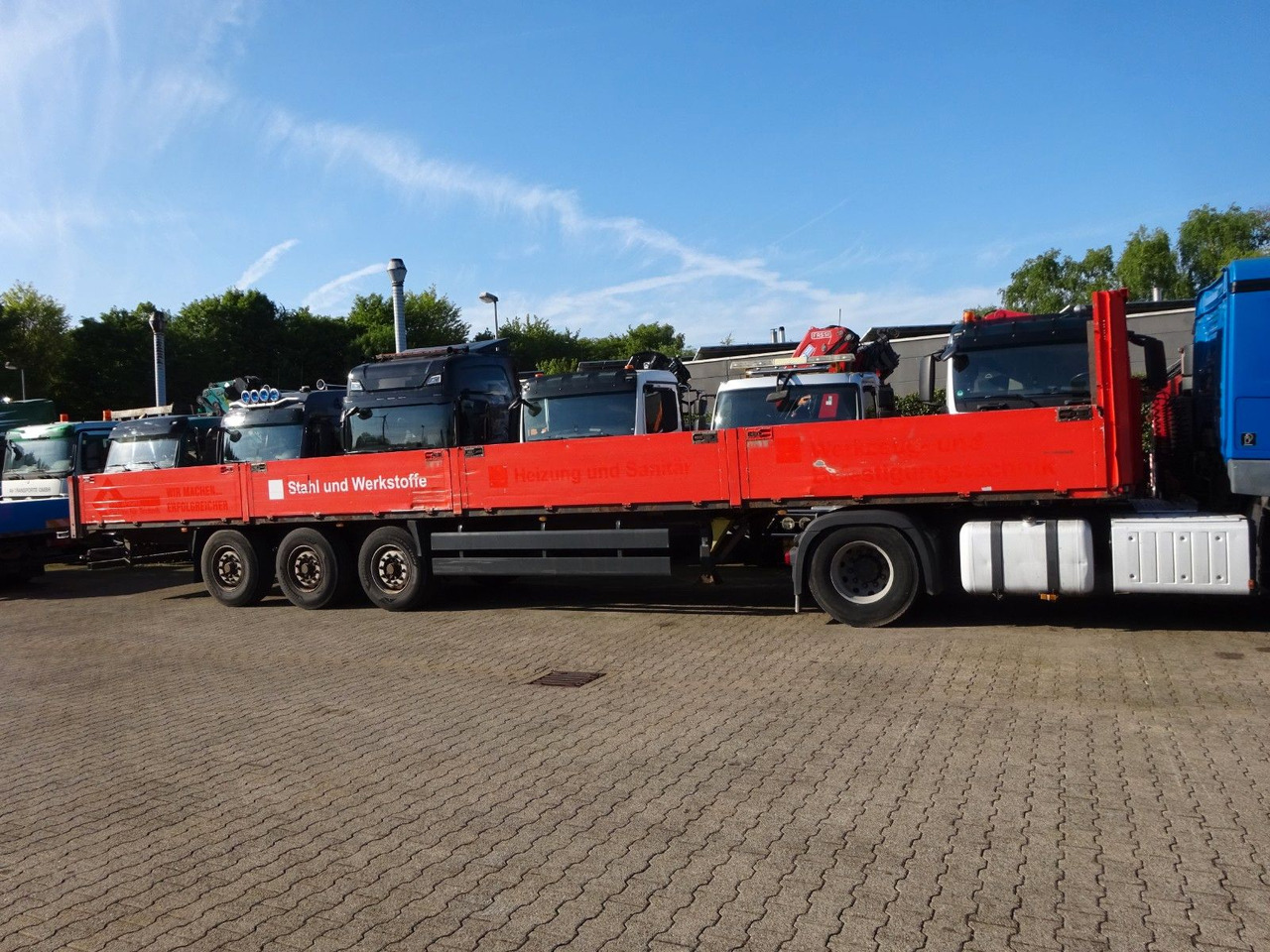 Fliegl Sattelpritsche mit Bordwänden und 3 Achsen - Полуприцеп бортовой/ Платформа: фото 2 Fliegl Sattelpritsche mit Bordwänden und 3 Achsen - Полуприцеп бортовой/ Платформа: фото 2