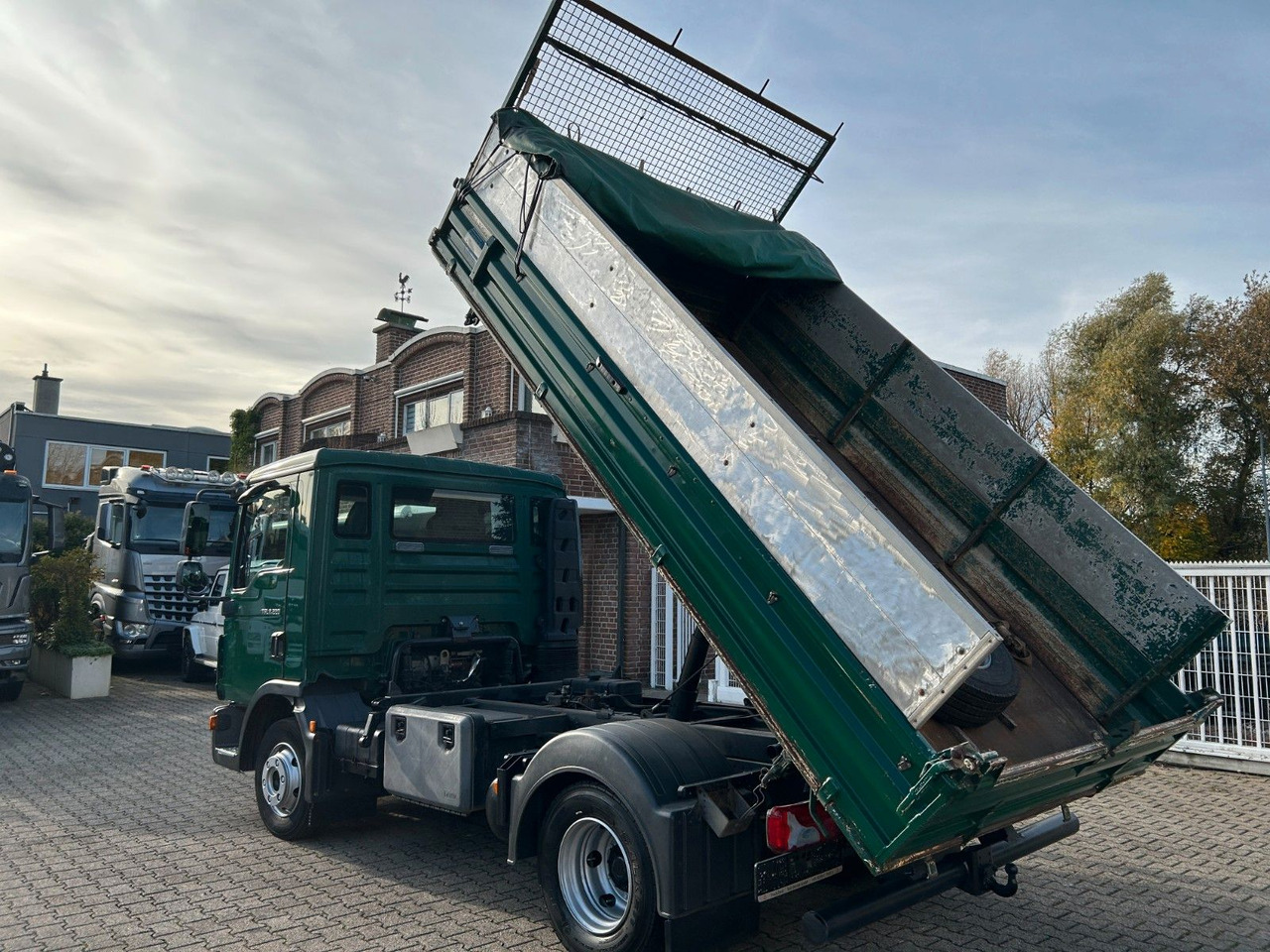 MAN 8.220 TGL MEILLER 3Skipper mit hohen Wänden - Самосвал: фото 5 MAN 8.220 TGL MEILLER 3Skipper mit hohen Wänden - Самосвал: фото 5