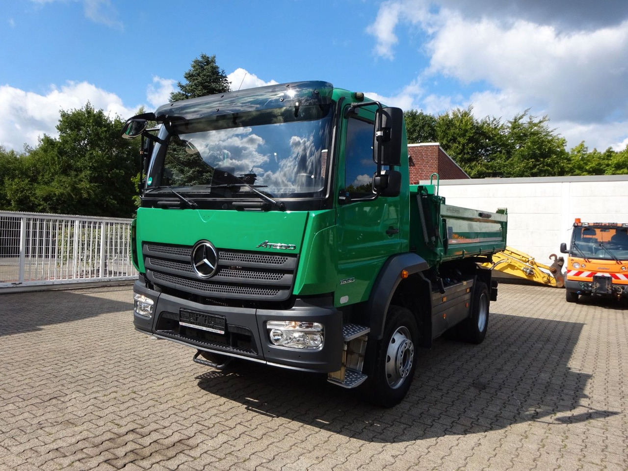 Mercedes-Benz 1530 Atego MEILLER 3Skipper 4x4 - Самосвал: фото 2 Mercedes-Benz 1530 Atego MEILLER 3Skipper 4x4 - Самосвал: фото 2