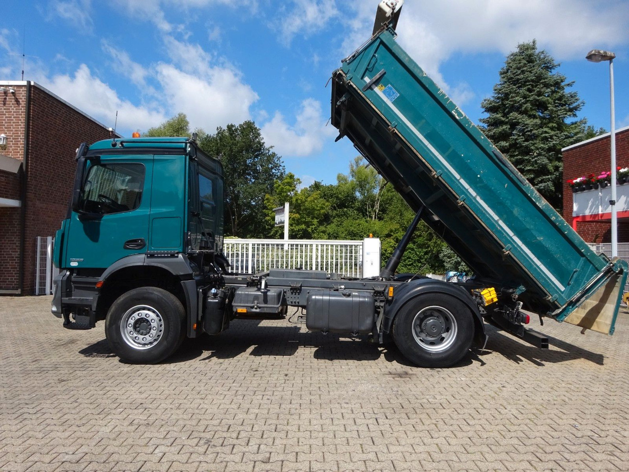 Mercedes-Benz 1833 Actros MEILLER 3Skipper 4x2 - Самосвал: фото 2 Mercedes-Benz 1833 Actros MEILLER 3Skipper 4x2 - Самосвал: фото 2