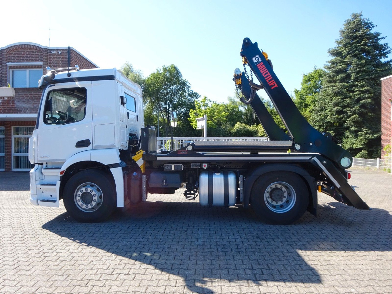 Mercedes-Benz 1840 Actros Absetzkipper NEUFAHRZEUG mit 1645 km - Самосвал: фото 2 Mercedes-Benz 1840 Actros Absetzkipper NEUFAHRZEUG mit 1645 km - Самосвал: фото 2