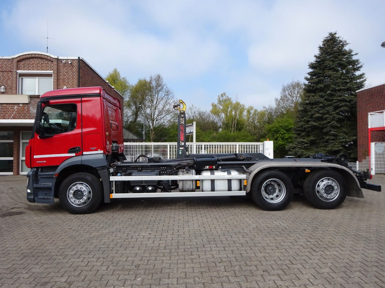 Mercedes-Benz 2532 Antos Multilift Abroller+Lift-Lenkachse6x2 - Крюковой мультилифт: фото 4 Mercedes-Benz 2532 Antos Multilift Abroller+Lift-Lenkachse6x2 - Крюковой мультилифт: фото 4