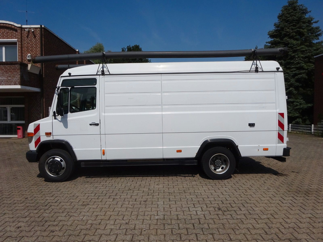 Mercedes-Benz 616D Vario Kastenwagen 4x2 - Цельнометаллический фургон: фото 3 Mercedes-Benz 616D Vario Kastenwagen 4x2 - Цельнометаллический фургон: фото 3