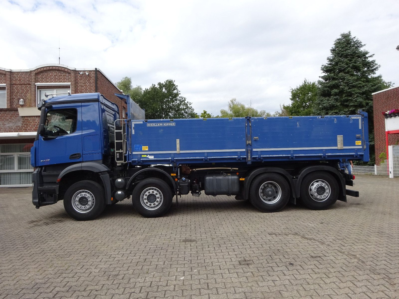 Mercedes-Benz Arocs 3446 MEILER 3 Seitenkipper 8x2 - Самосвал: фото 3 Mercedes-Benz Arocs 3446 MEILER 3 Seitenkipper 8x2 - Самосвал: фото 3