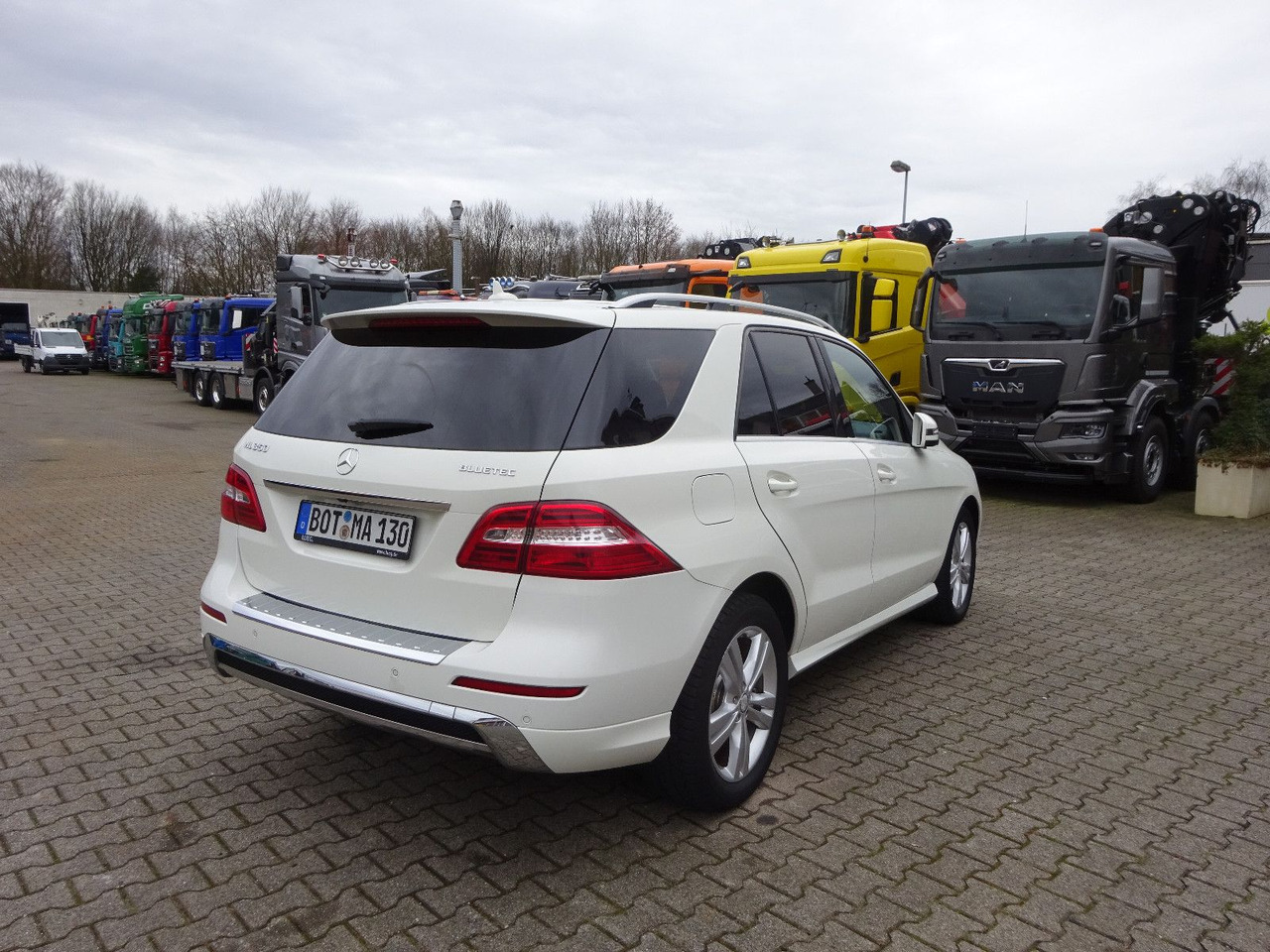 Mercedes-Benz ML 350 CDI BlueTec Mercedes-Benz ML 350 CDI BlueTec. AMG Paket - Внедорожник: фото 5 Mercedes-Benz ML 350 CDI BlueTec Mercedes-Benz ML 350 CDI BlueTec. AMG Paket - Внедорожник: фото 5