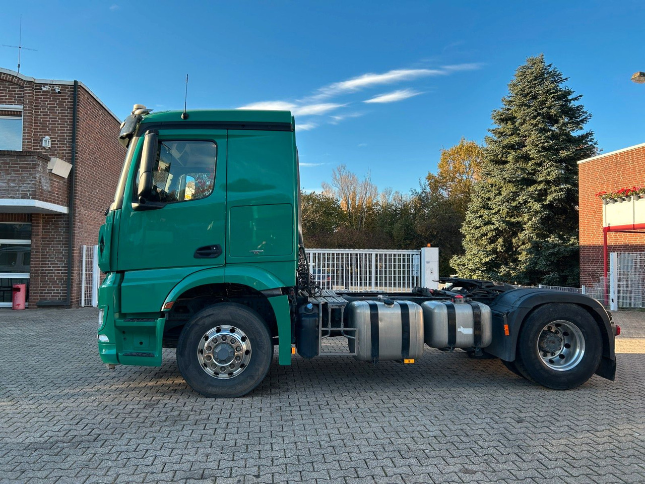 Mercedes-Benz Arocs 1845 SZM 4x4 HAD - Тягач: фото 5 Mercedes-Benz Arocs 1845 SZM 4x4 HAD - Тягач: фото 5