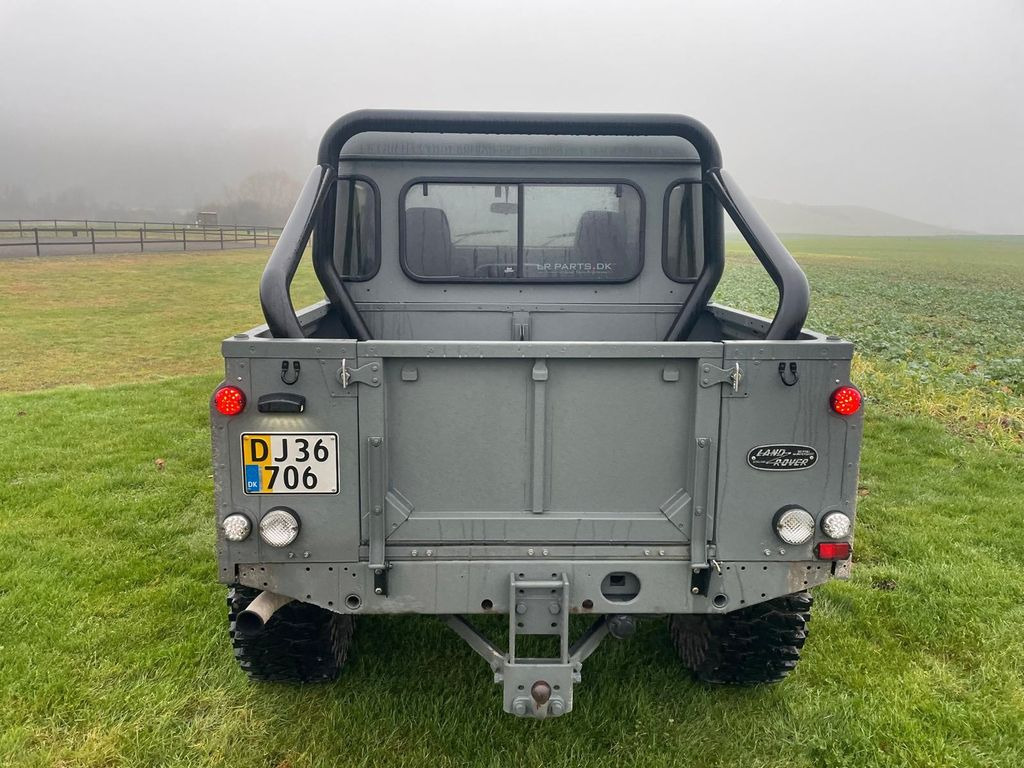 Land Rover Defender 110 2.5 - Внедорожник: фото 4 Land Rover Defender 110 2.5 - Внедорожник: фото 4
