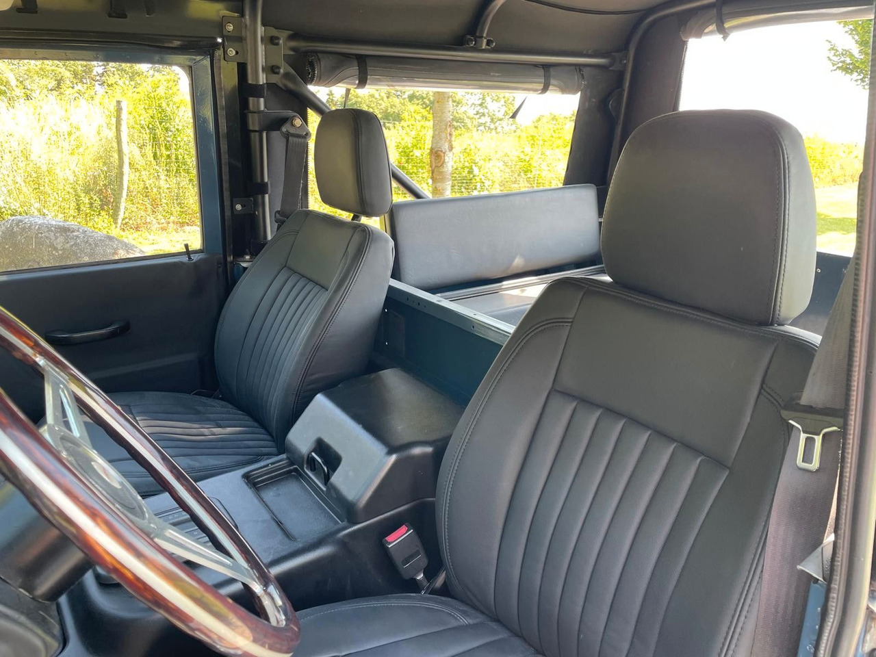 Пикап Land Rover LR Defender 90 Soft Top V8 Automatic 60000 brutt Land Rover LR Defender 90 SoftTop V8 Automatic: фото 21