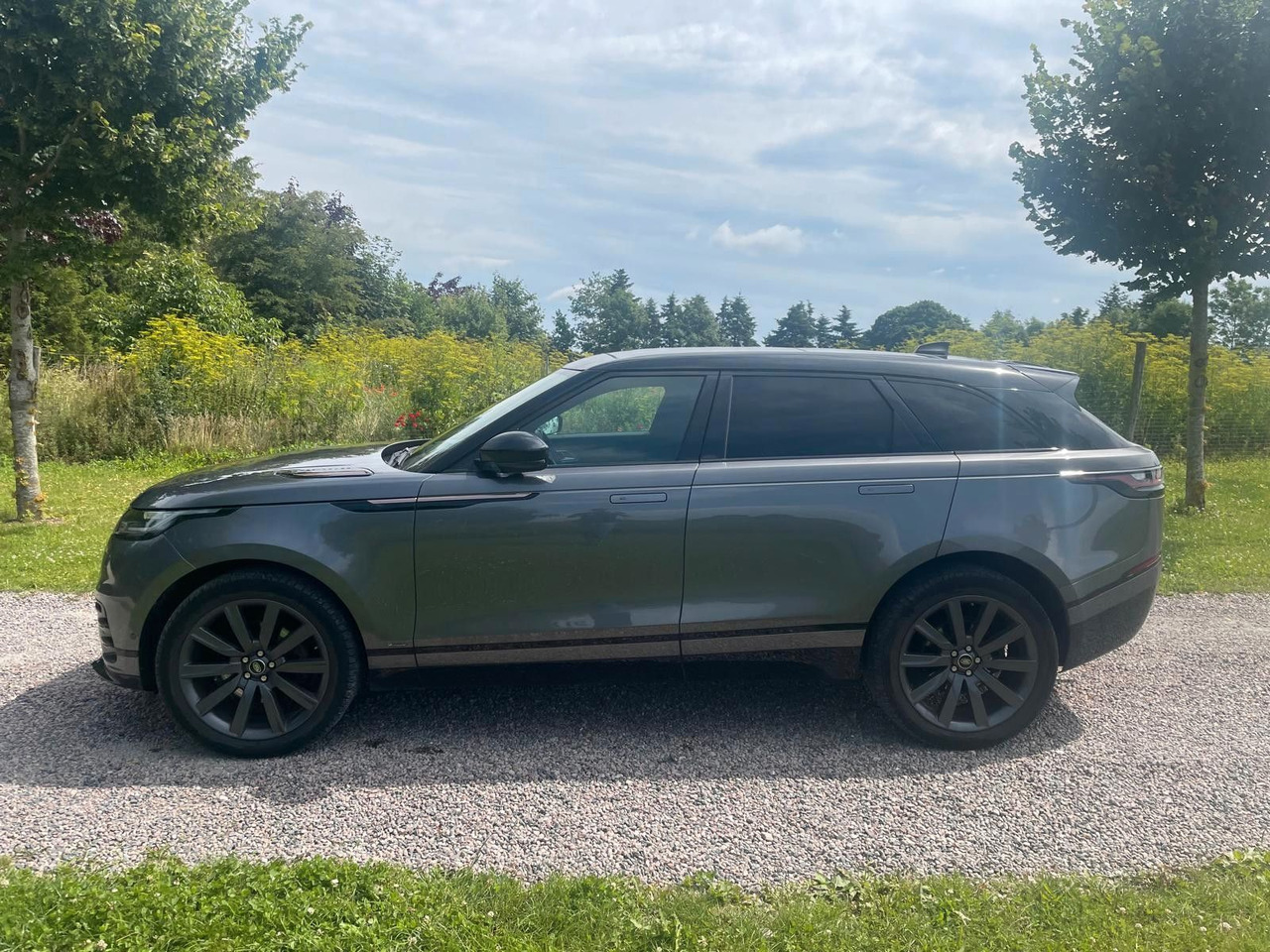 Land Rover Range Rover Velar R-Dynamic 3.0D 4WD Land Rover Velar R-Dynamic 3.0D 4WD *LKW zullasung: 2 sitze - Внедорожник: фото 2 Land Rover Range Rover Velar R-Dynamic 3.0D 4WD Land Rover Velar R-Dynamic 3.0D 4WD *LKW zullasung: 2 sitze - Внедорожник: фото 2