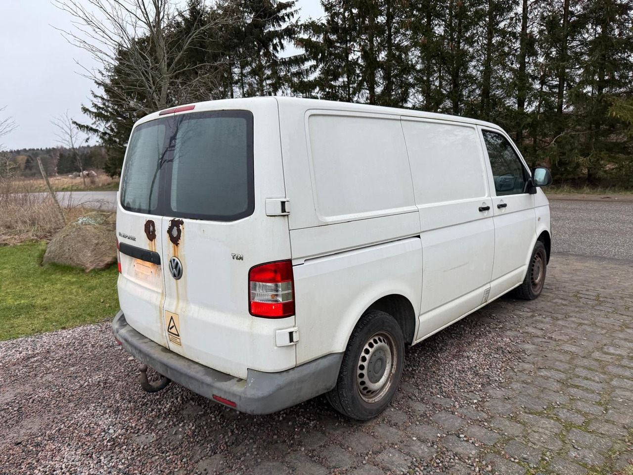 Volkswagen T5 Transporter 2.0 TDI Kasten *RESERVED Ro - Легковой фургон: фото 5 Volkswagen T5 Transporter 2.0 TDI Kasten *RESERVED Ro - Легковой фургон: фото 5
