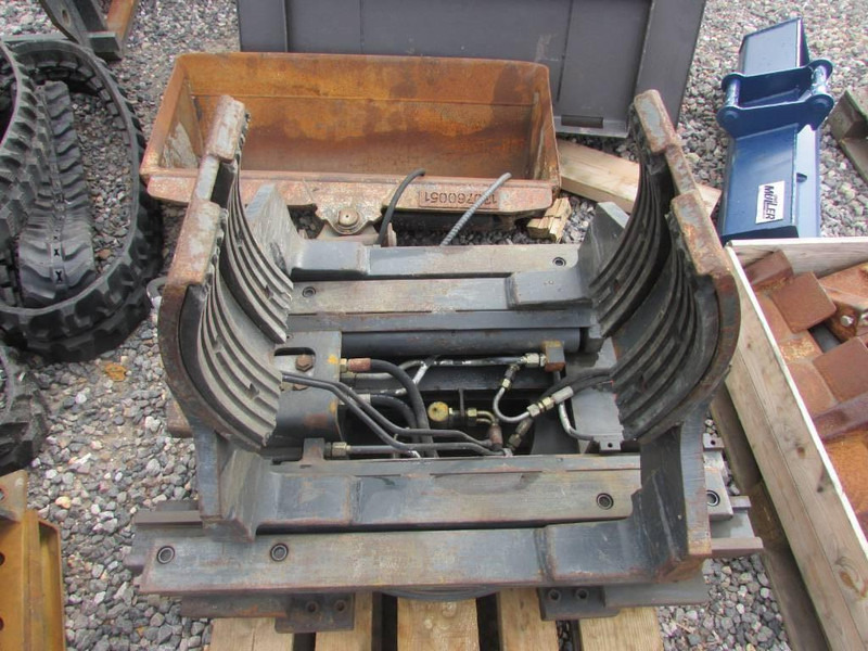 Bolzoni Fassgreifer drum clamp KG 06T2A SP - Грейфер для Погрузочно-разгрузочной техники: фото 2 Bolzoni Fassgreifer drum clamp KG 06T2A SP - Грейфер для Погрузочно-разгрузочной техники: фото 2