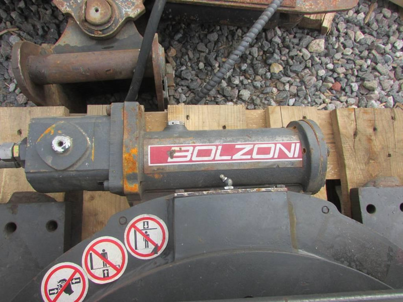 Bolzoni Fassgreifer drum clamp KG 06T2A SP - Грейфер для Погрузочно-разгрузочной техники: фото 3 Bolzoni Fassgreifer drum clamp KG 06T2A SP - Грейфер для Погрузочно-разгрузочной техники: фото 3