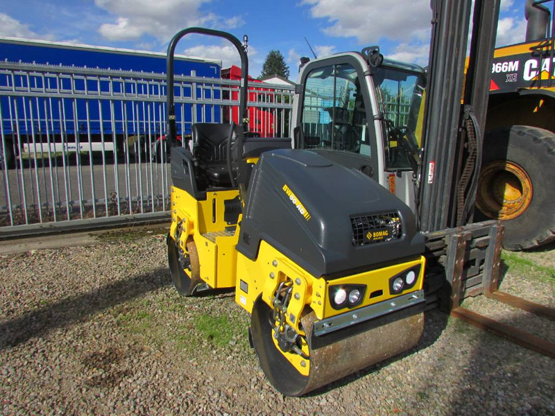 Bomag BW 90 AD-5 Walze / 22.000 EUR - Каток: фото 2 Bomag BW 90 AD-5 Walze / 22.000 EUR - Каток: фото 2