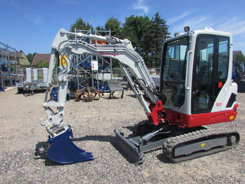 Takeuchi TB 225 Minibagger 42.500 EUR - Мини-экскаватор: фото 2 Takeuchi TB 225 Minibagger 42.500 EUR - Мини-экскаватор: фото 2