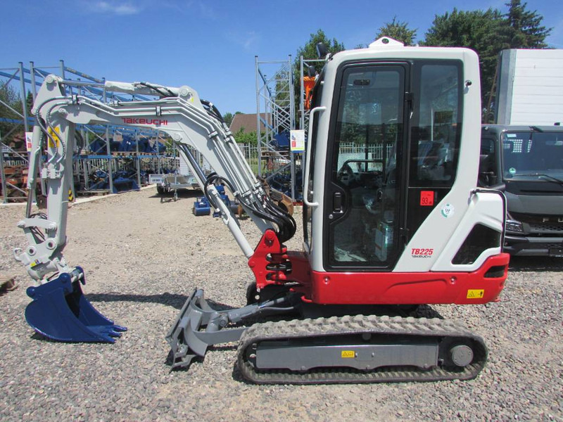 Takeuchi TB 225 Minibagger 42.500 EUR - Мини-экскаватор: фото 1 Takeuchi TB 225 Minibagger 42.500 EUR - Мини-экскаватор: фото 1