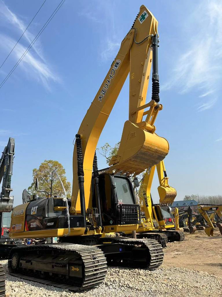 CAT 320D2 - Гусеничный экскаватор: фото 3 CAT 320D2 - Гусеничный экскаватор: фото 3