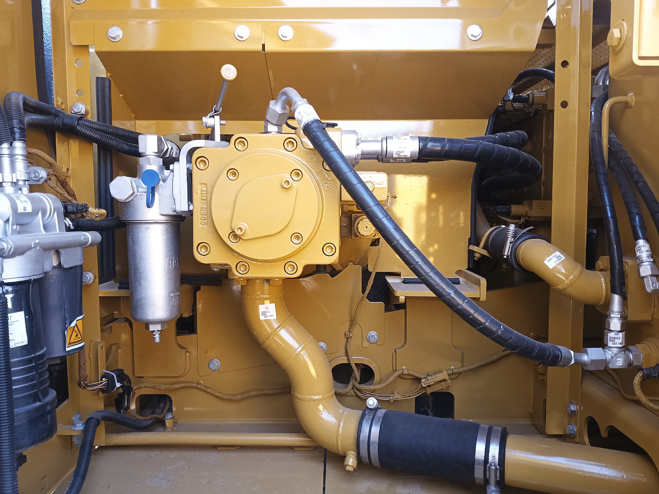 CATERPILLAR 320GC - Гусеничный экскаватор: фото 3 CATERPILLAR 320GC - Гусеничный экскаватор: фото 3