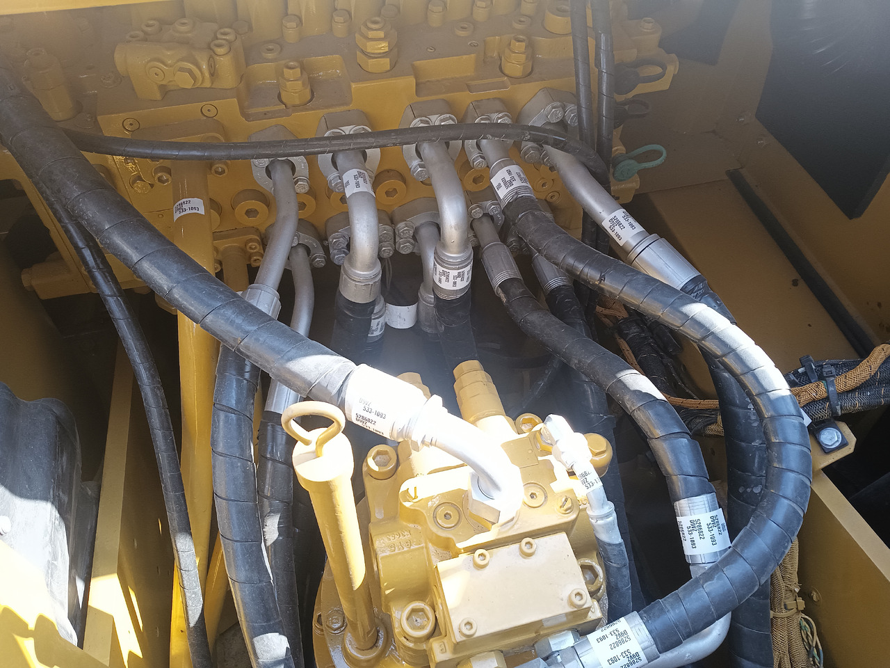 CATERPILLAR 320GC - Гусеничный экскаватор: фото 4 CATERPILLAR 320GC - Гусеничный экскаватор: фото 4