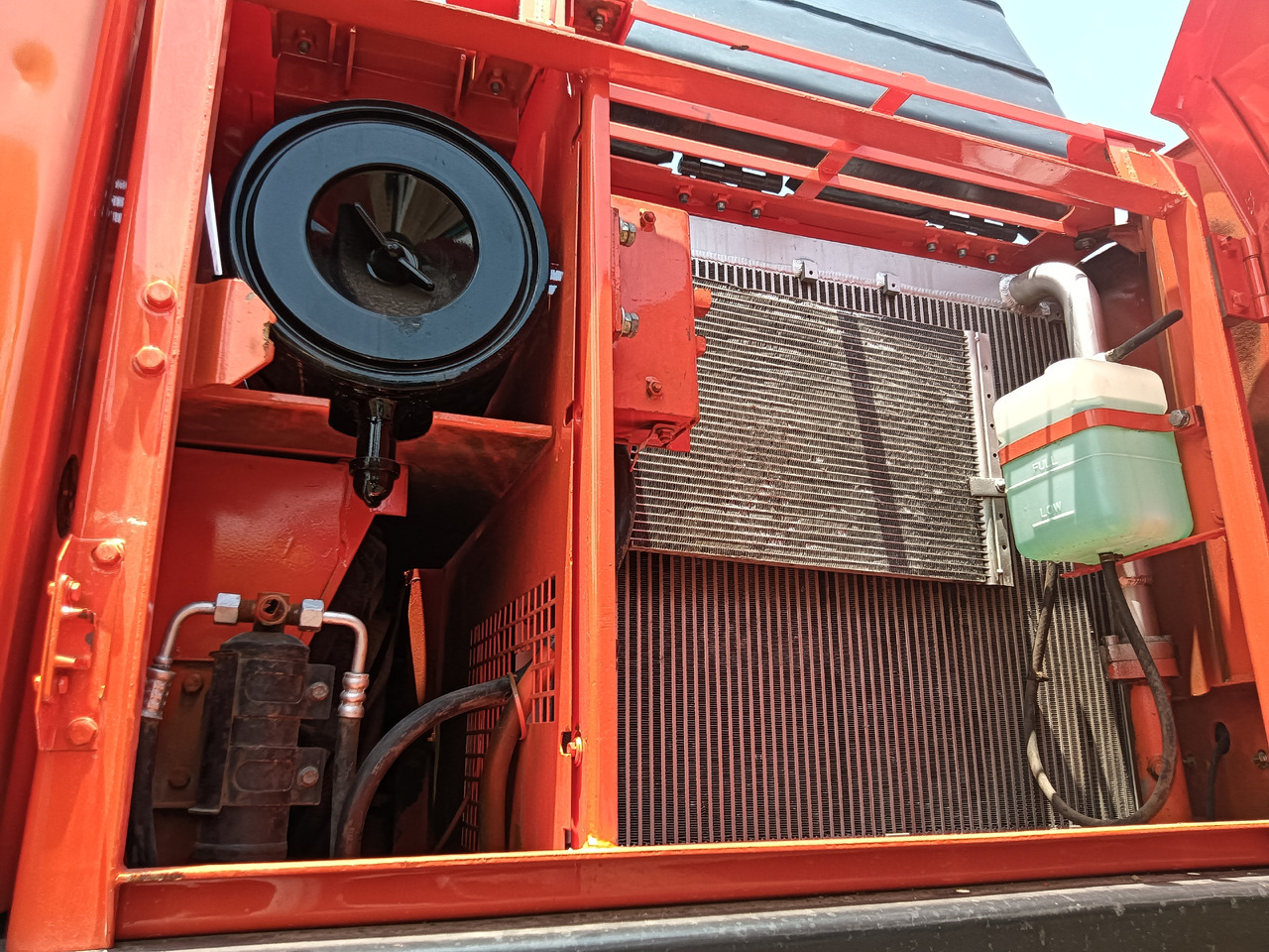 DOOSAN 150W - Колёсный экскаватор: фото 4 DOOSAN 150W - Колёсный экскаватор: фото 4