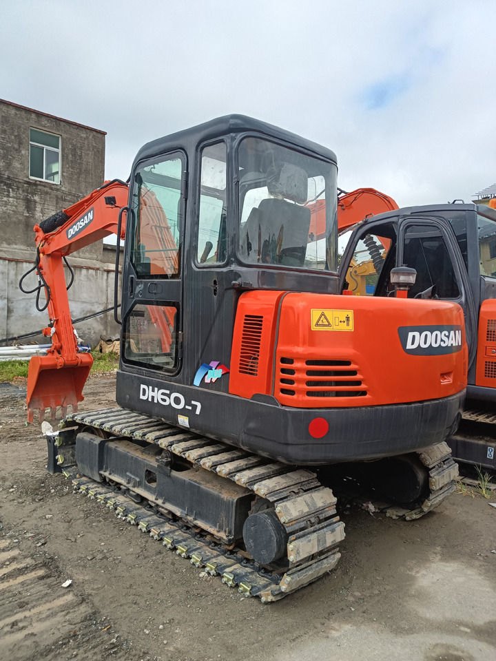 DOOSAN DH60-7 - Гусеничный экскаватор: фото 4 DOOSAN DH60-7 - Гусеничный экскаватор: фото 4