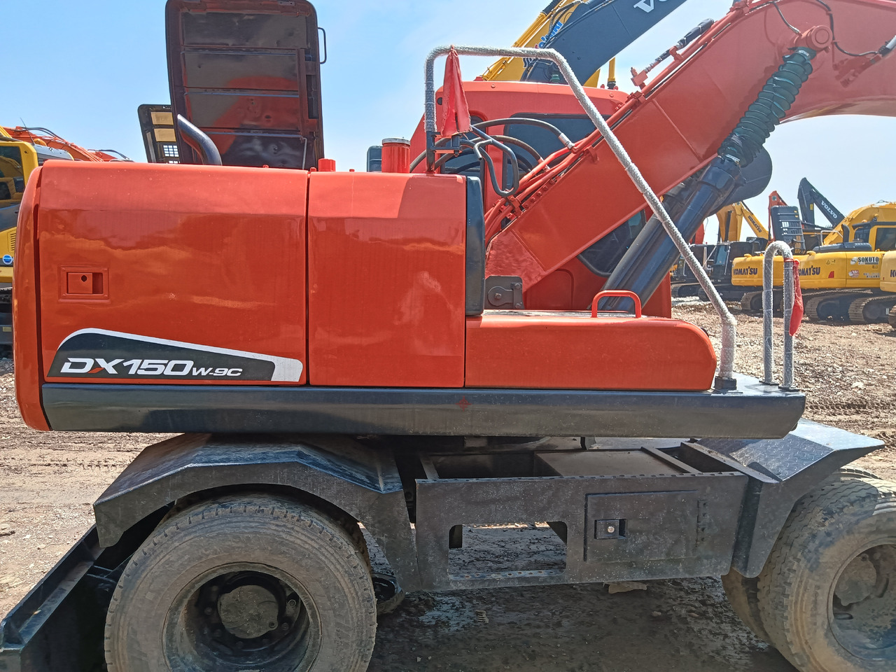 DOOSAN DX150W - Колёсный экскаватор: фото 5 DOOSAN DX150W - Колёсный экскаватор: фото 5