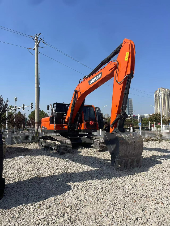 DOOSAN DX225 - Гусеничный экскаватор: фото 3 DOOSAN DX225 - Гусеничный экскаватор: фото 3