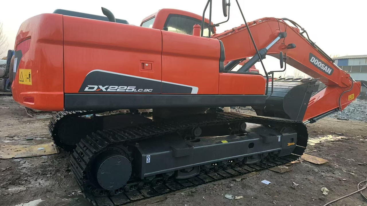 DOOSAN DX225 - Гусеничный экскаватор: фото 2 DOOSAN DX225 - Гусеничный экскаватор: фото 2