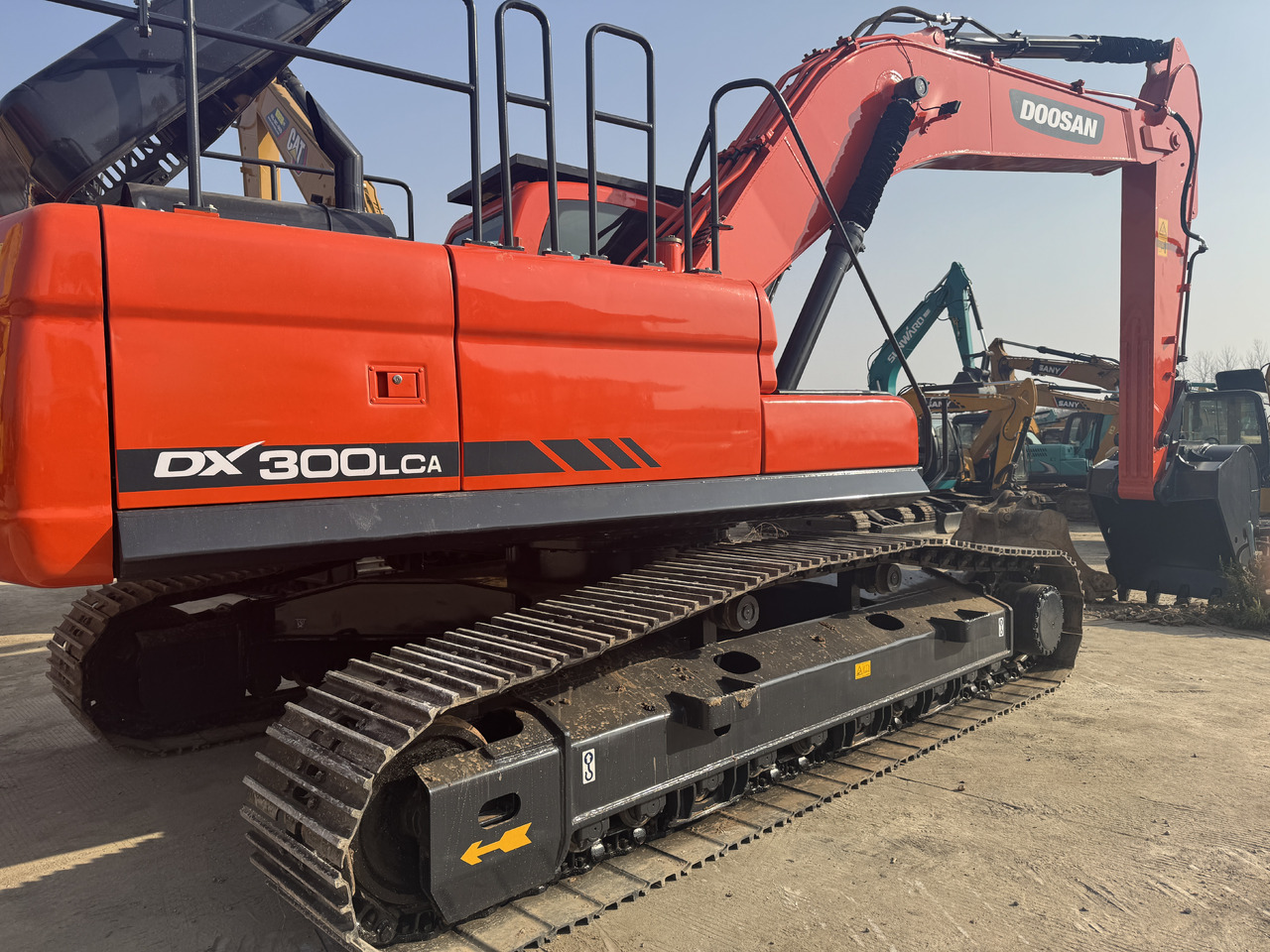 Doosan DX300-9C - Гусеничный экскаватор: фото 1 Doosan DX300-9C - Гусеничный экскаватор: фото 1