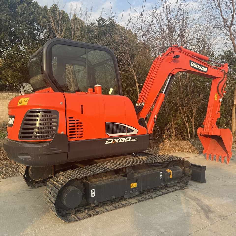 Doosan DX60 - Мини-экскаватор: фото 1 Doosan DX60 - Мини-экскаватор: фото 1