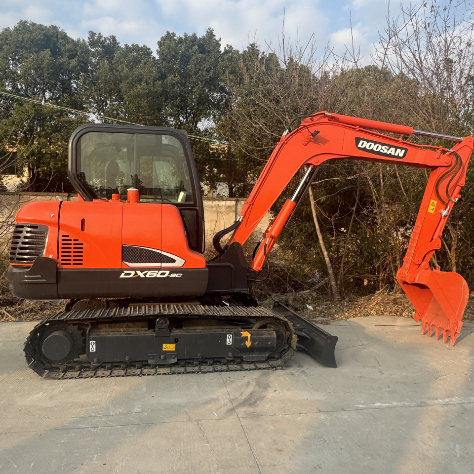 Doosan DX60 - Мини-экскаватор: фото 2 Doosan DX60 - Мини-экскаватор: фото 2