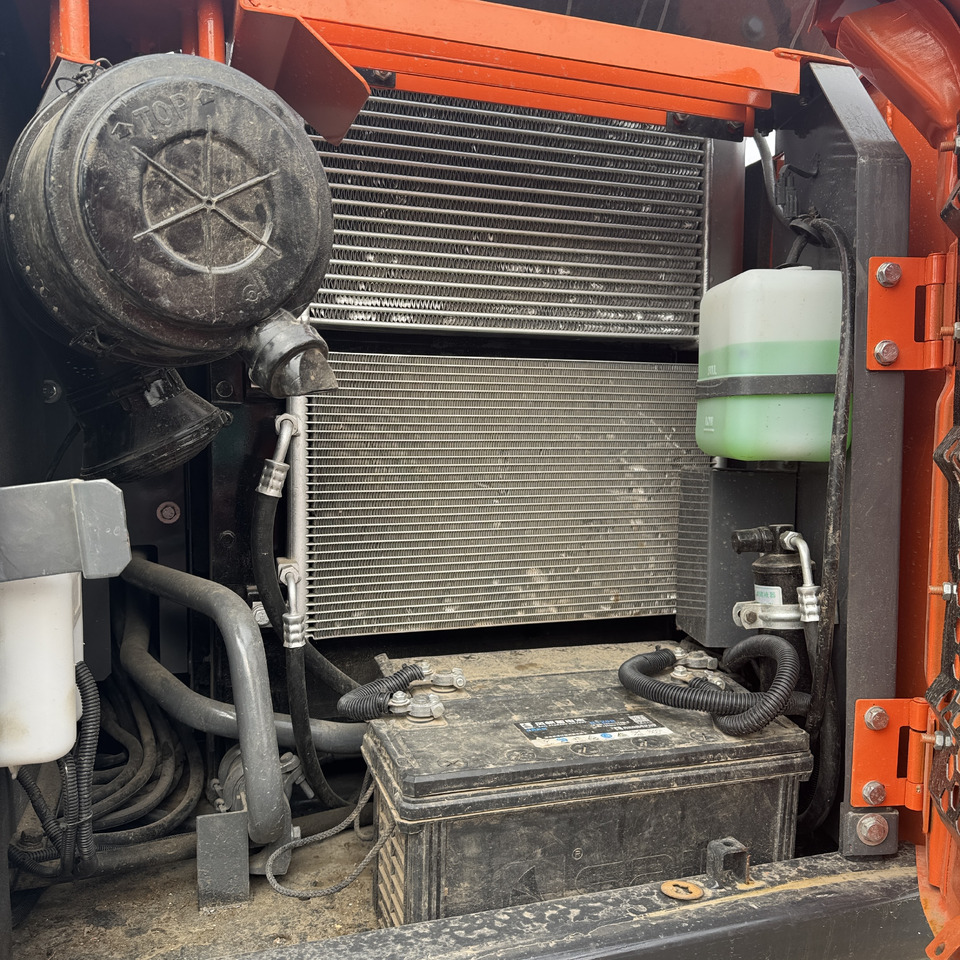 HITACHI ZX120 - Гусеничный экскаватор: фото 3 HITACHI ZX120 - Гусеничный экскаватор: фото 3