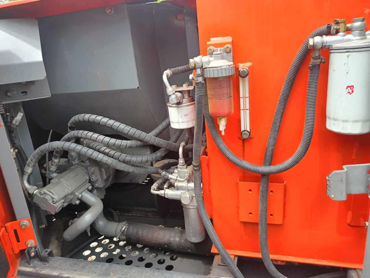 HITACHI ZX60 - Мини-экскаватор: фото 2 HITACHI ZX60 - Мини-экскаватор: фото 2