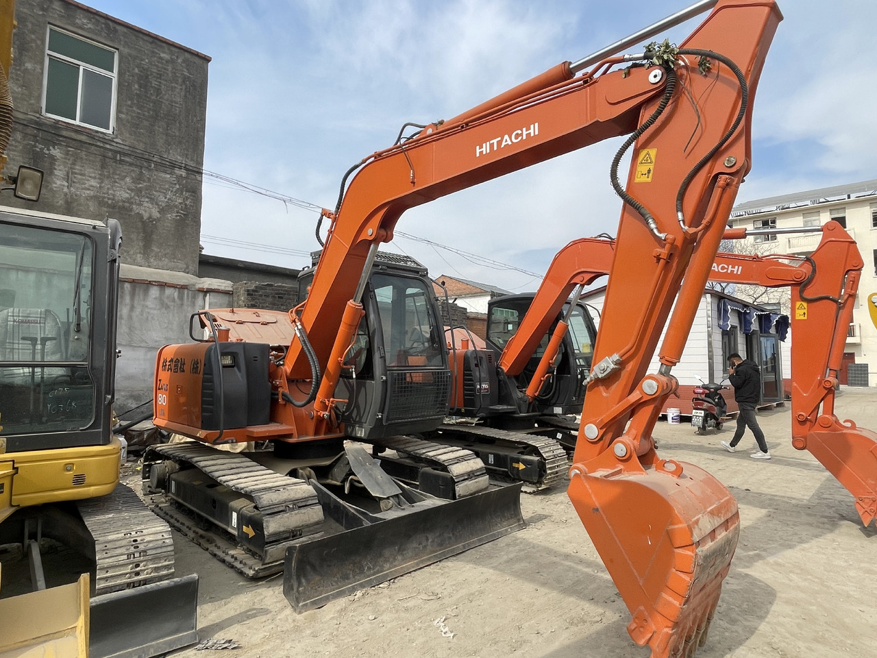 HITACHI ZX80 - Гусеничный экскаватор: фото 2 HITACHI ZX80 - Гусеничный экскаватор: фото 2
