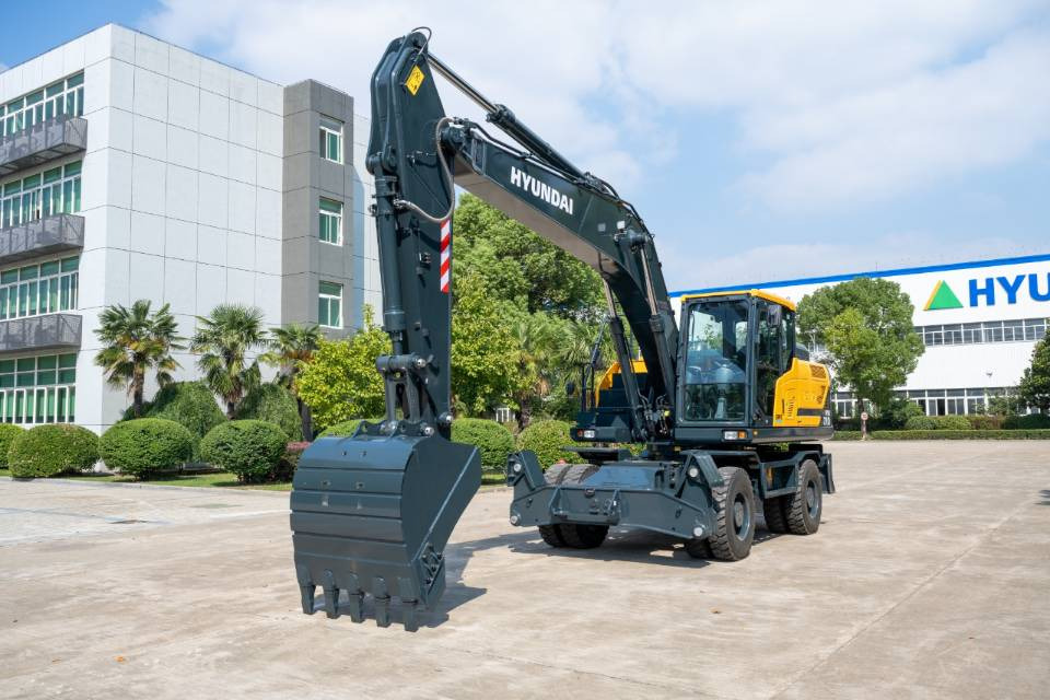 Hyundai HW210 - Колёсный экскаватор: фото 2 Hyundai HW210 - Колёсный экскаватор: фото 2
