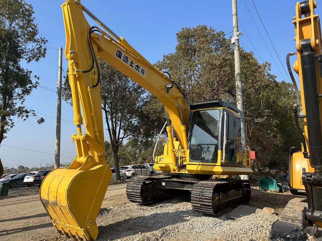 KOMATSU PC 130-8 - Гусеничный экскаватор: фото 3 KOMATSU PC 130-8 - Гусеничный экскаватор: фото 3