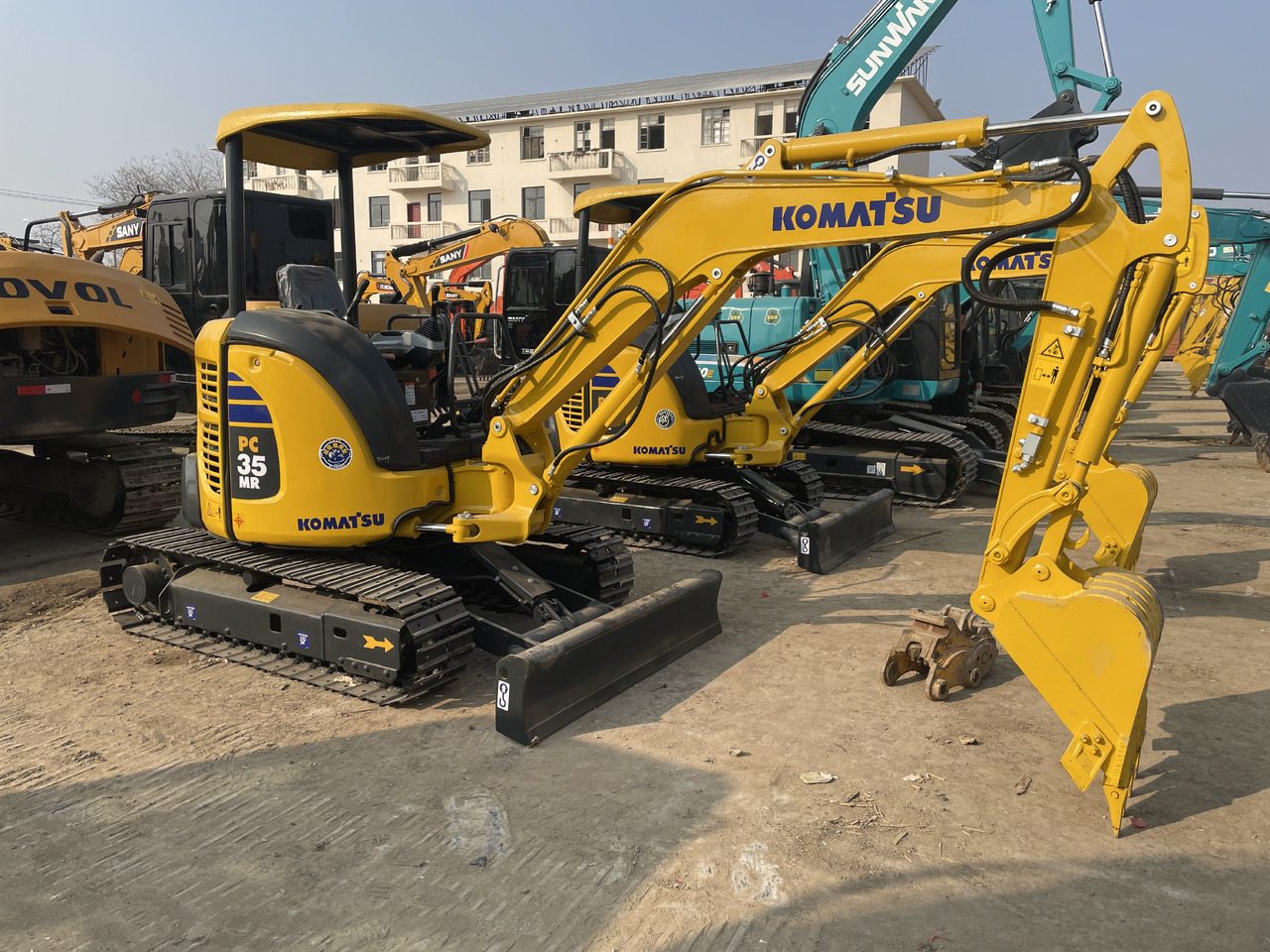 KOMATSU PC 35 MR-3 - Мини-экскаватор: фото 1 KOMATSU PC 35 MR-3 - Мини-экскаватор: фото 1