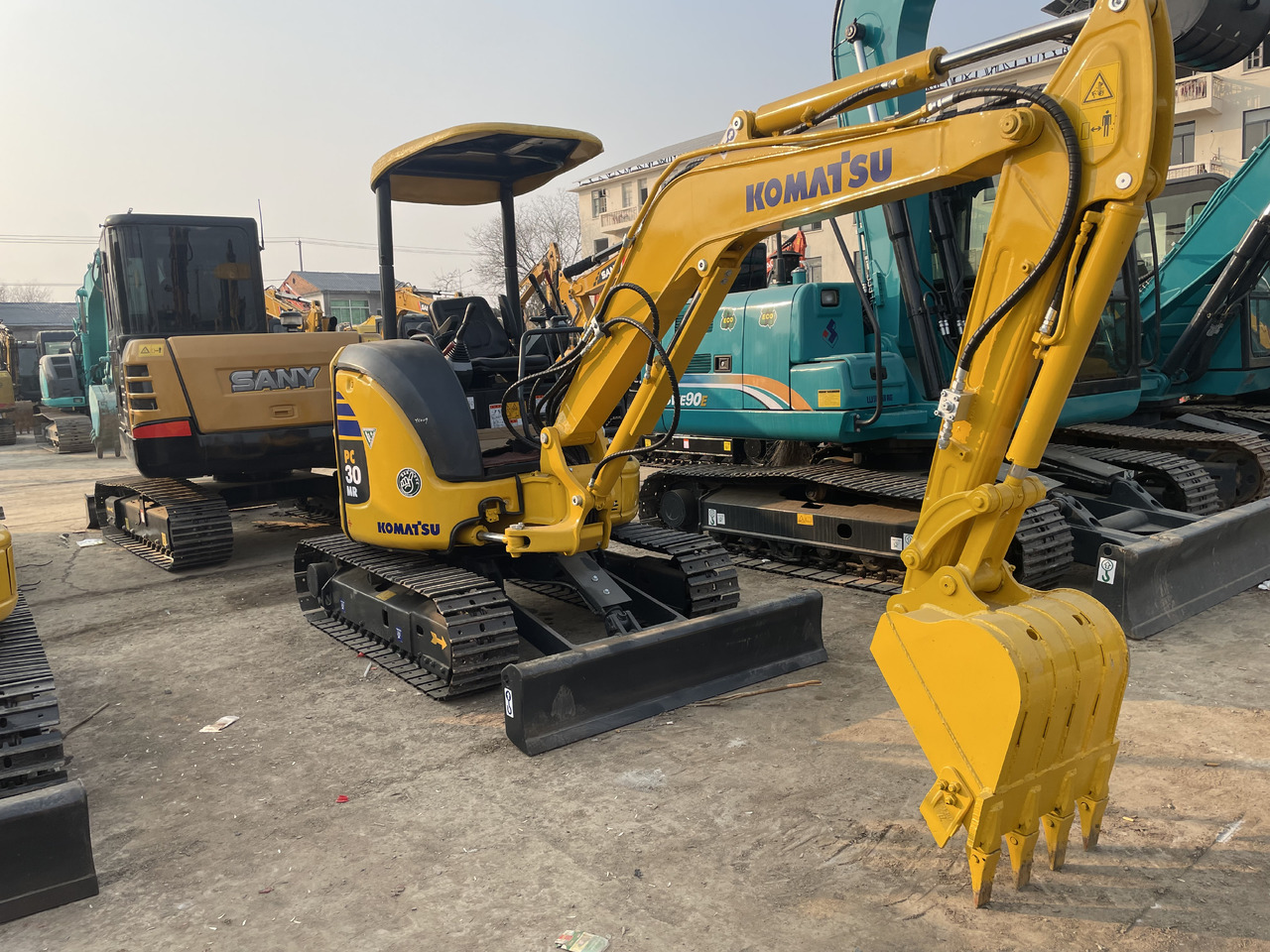 KOMATSU PC30MR-3 - Мини-экскаватор: фото 2 KOMATSU PC30MR-3 - Мини-экскаватор: фото 2