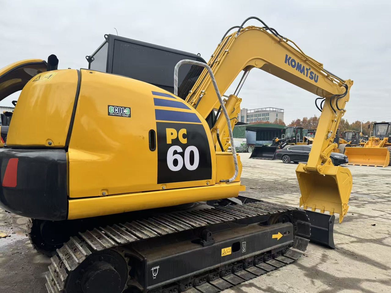 KOMATSU PC60-8 - Мини-экскаватор: фото 1 KOMATSU PC60-8 - Мини-экскаватор: фото 1