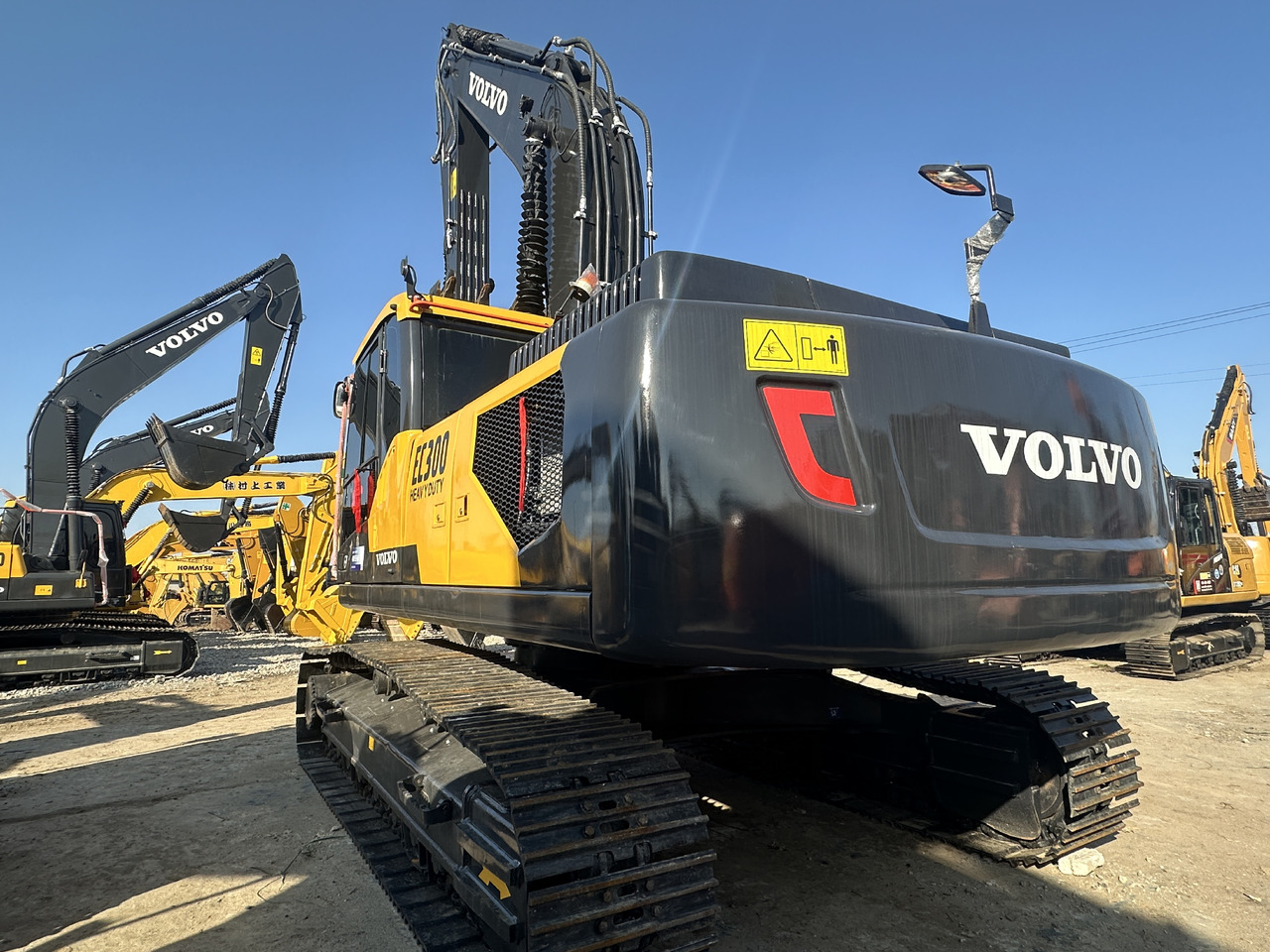 Volvo EC300DL - Гусеничный экскаватор: фото 3 Volvo EC300DL - Гусеничный экскаватор: фото 3