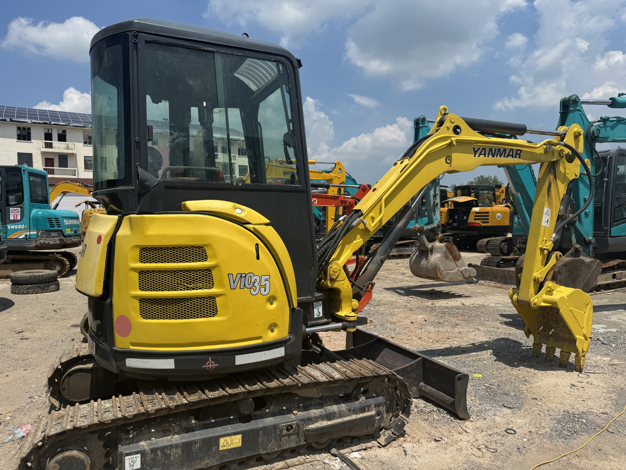 YANMAR VIO35-6 - Мини-экскаватор: фото 2 YANMAR VIO35-6 - Мини-экскаватор: фото 2