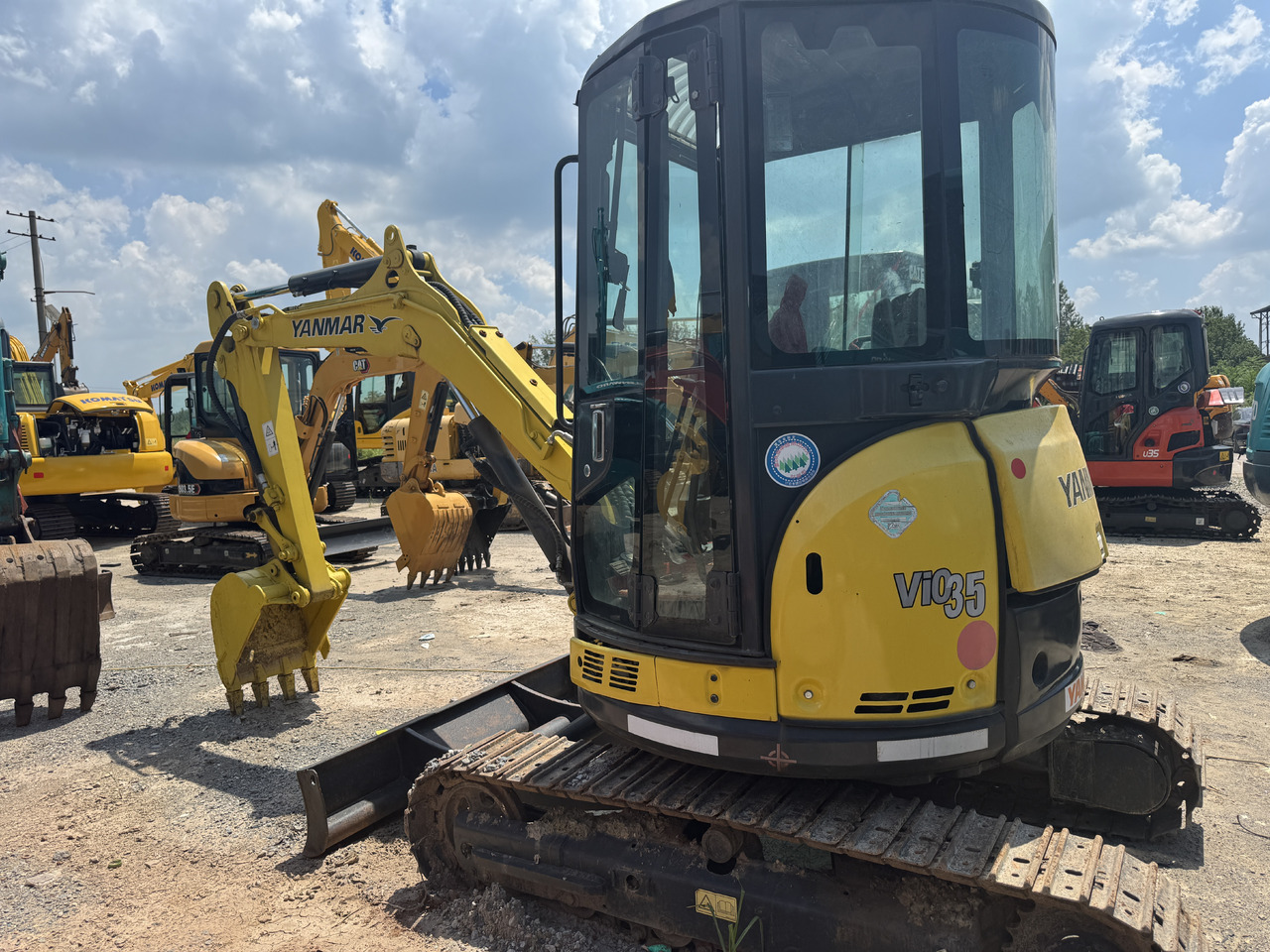 YANMAR VIO35-6 - Мини-экскаватор: фото 1 YANMAR VIO35-6 - Мини-экскаватор: фото 1