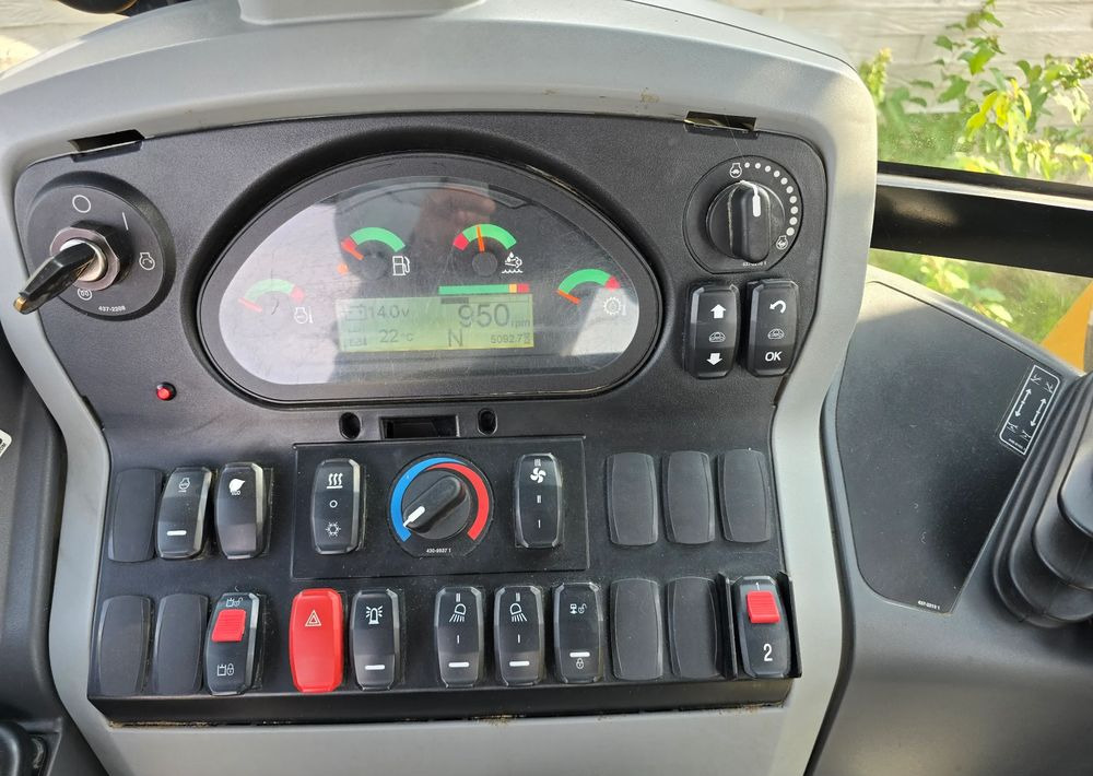 Caterpillar - Экскаватор-погрузчик: фото 4 Caterpillar - Экскаватор-погрузчик: фото 4